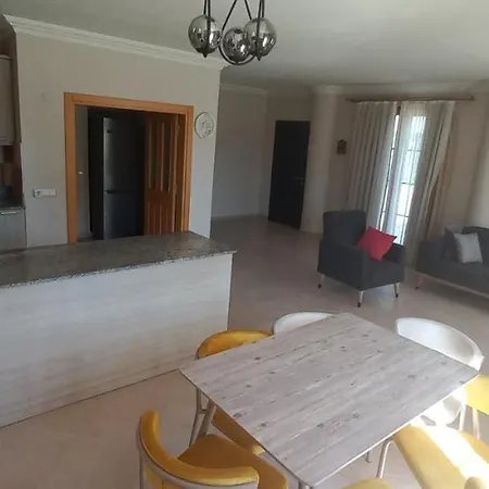 Oeluedeniz Oezel Yuezme Havuzlu 2 Fethiye